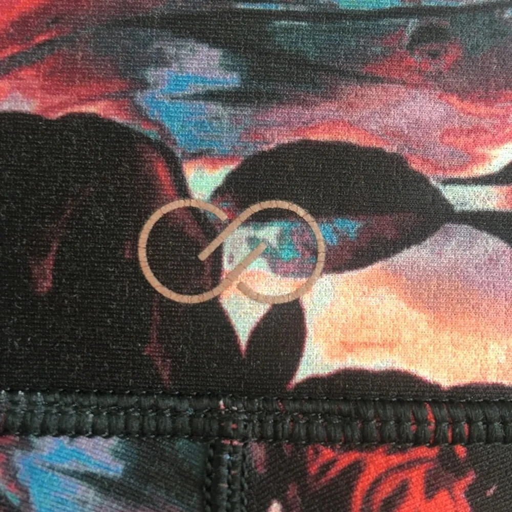 Calia Rose Garden Leggings 7/8 Cropped Ruched Floral Red Yoga Mid Rise Medium - Picture 6 of 12